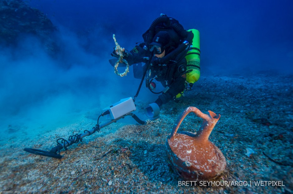 Greek technical diver Alexandros Sotiriou discovers an intact 'lagynos' ceramic table jug and a bronze rigging ring on the Antikythera Shipwreck.