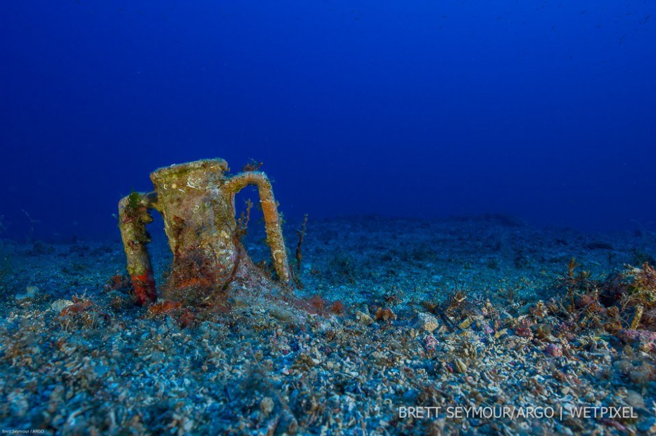 2,200 years under the sea- an intact amphora from the Antikythera shipwreck rest in the sediment.