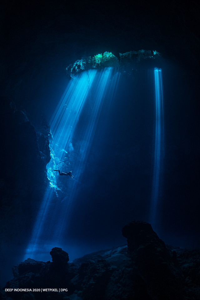 Divers category honorable mention: **Hannes Klostermann** | *The Pit*